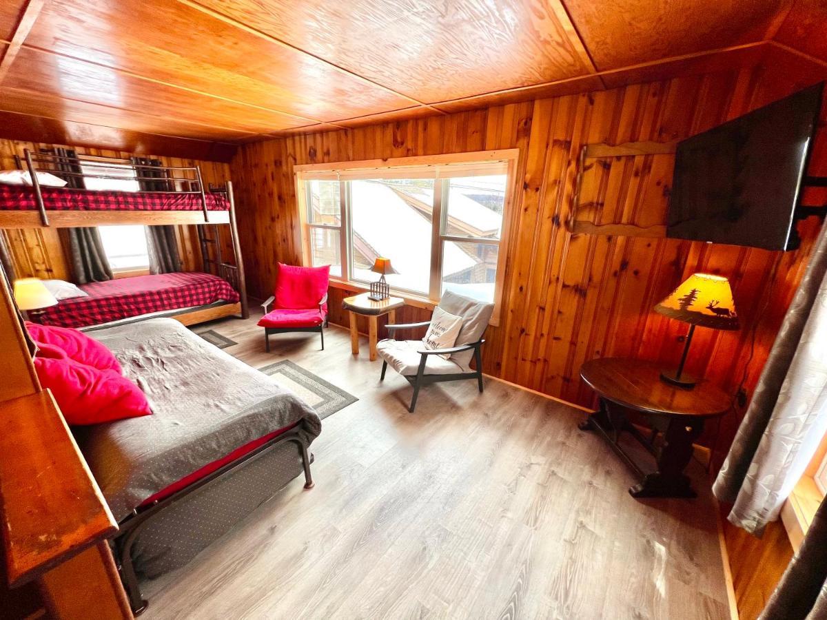 Отель Adirondack Lake Cabins Indian Lake Экстерьер фото