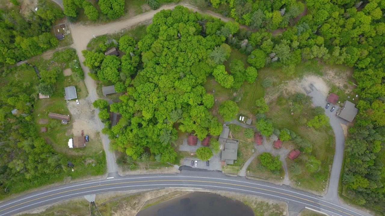 Отель Adirondack Lake Cabins Indian Lake Экстерьер фото
